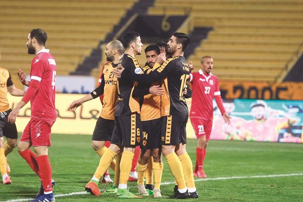 فرحة لاعبي القادسية بهدف الحشان الأول	(محمد هاشم)