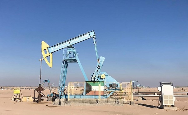 «النفط الكويتي» ينخفض إلى 54.8 دولاراً