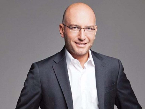 الإعلامي زافين
