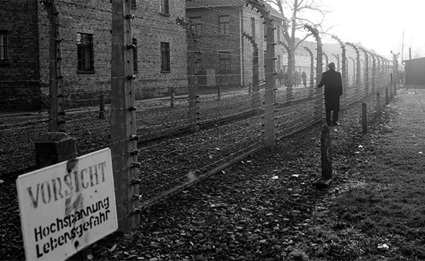 مُسنٌّ ألماني أتمَّ عامه الـ100 يواجه تهماً بالتواطؤ في قتل 3500 شخص عندما كان حارساً لمعسكر نازي