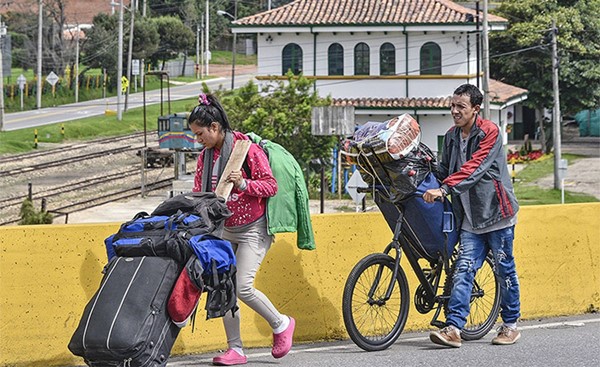 كولومبيا تعتزم تقنين أوضاع نحو مليون لاجئ فنزويلي