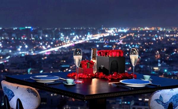أجواء رومانسية مثالية يوفرها فندق فورسيزونز الكويت برج الشايع بمناسبة عيد الحب