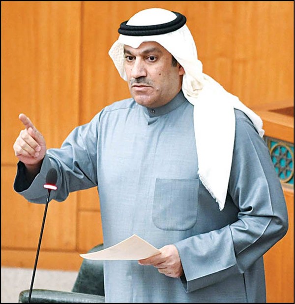  نائب رئيس مجلس الأمة أحمد الشحومي متحدثا في جلسة أمس 