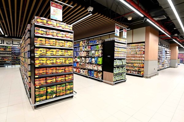 منتجات غذائية متنوعة في لولو إكسبرس فريش ماركت