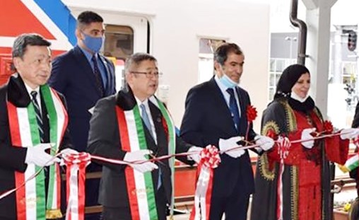 السفير حسن زمان خلال الاحتفال بمناسبة الذكرى الـ10 لإعادة إطلاق خط سكك الحديد سانريكو في محافظة ايواتي