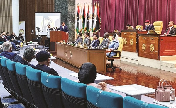رئيس الحكومة المكلف عبدالحميد الدبيبة يلقي كلمة أمام البرلمان الليبي امس 	(أ.ف.پ)