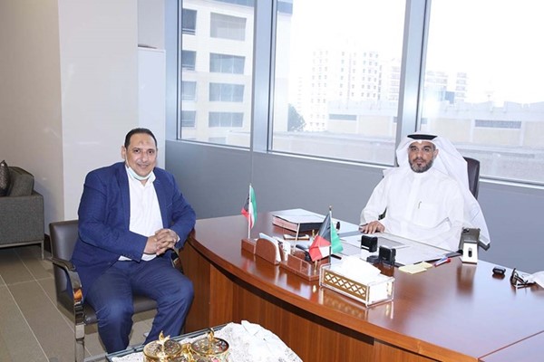 مدير إدارة التوثيقات الشرعية بوزارة العدل د.فهد الضاعن خلال اللقاء مع الزميل أسامة أبو السعود (ريليش كومار)