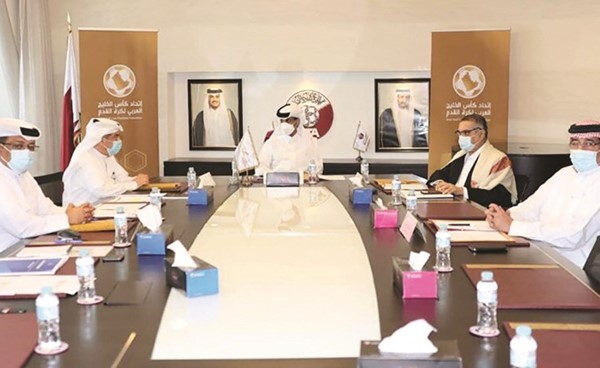 جانب من اجتماع المكتب التنفيذي لاتحاد كأس الخليج العربي