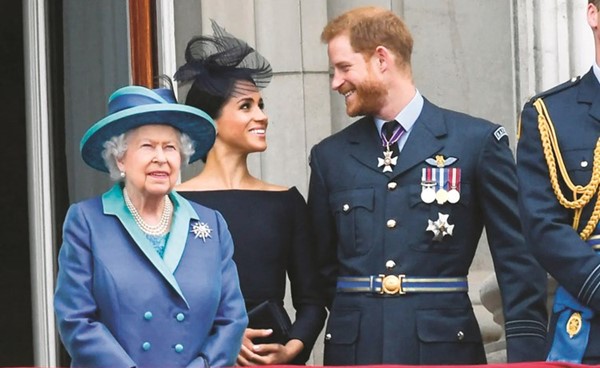 خبير: ملكة بريطانيا لا تستطيع إزاحة هاري من تسلسل الملكية