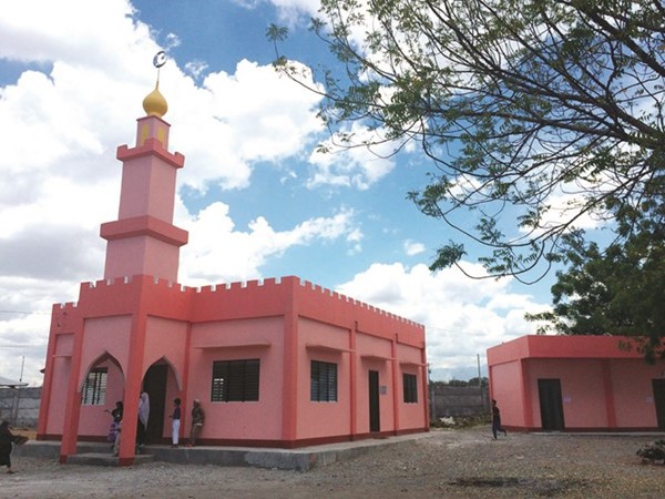 أحد المساجد التي قامت اللجنة ببنائها
