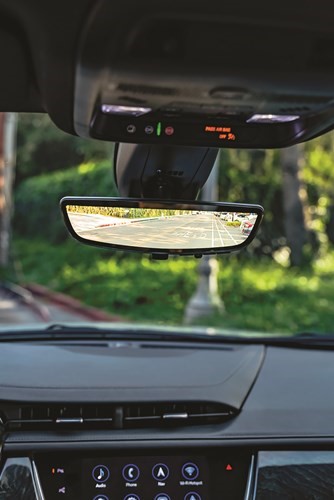 «كاديلاك XT6».. حاصدة الجوائز البارزة