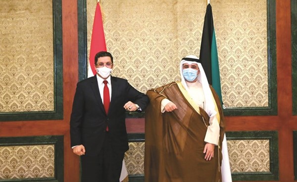 الشيخ د.أحمد ناصر المحمد خلال استقبال وزير الخارجية اليمني د.أحمد بن مبارك