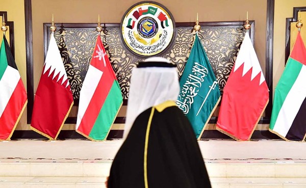 «كورونا» فرصة جيدة للحكومات الخليجية لتسريع الإصلاحات