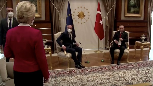 تركيا تحمّل الاتحاد الأوروبي مسؤولية الحادث البروتوكولي مع رئيسة المفوضية..ووصفت الاتهامات تجاهها بـ"الجائرة"
