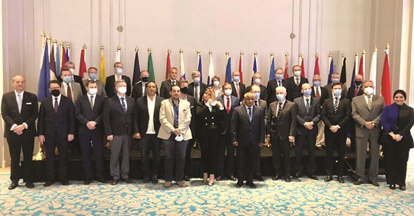 صورة جماعية لسفراء الدول الأوروبية وكندا خلال زيارتهم للعاصمة الإدارية