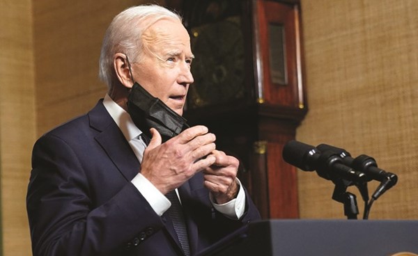 الرئيس الأميركي جو بايدن ينزع الكمام للحديث حول سحب القوات من افغانستان	 (أ.ف.پ)