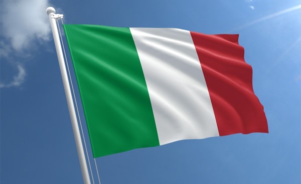 إيطاليا تبحث مع عدد من شركات الدواء تصنيع لقاحات كورونا محليا
