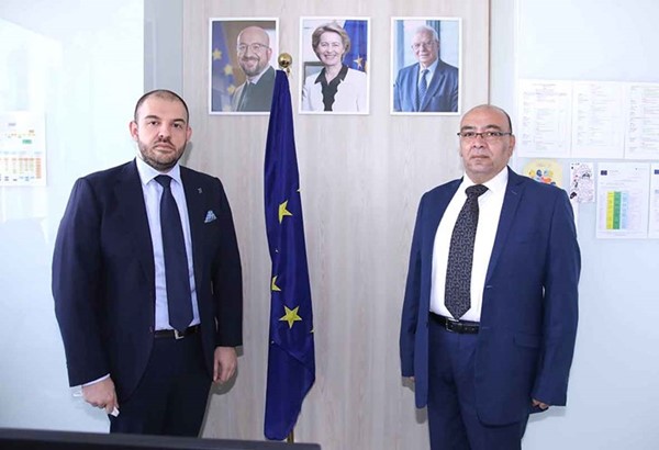سفير الاتحاد الأوروبي لدى الكويت كريستيان تودور خلال اللقاء مع الزميل أسامة دياب	(ريليش كومار)