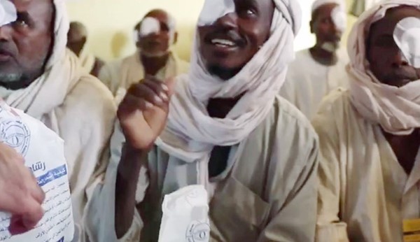 فرحة المرضى بعد نجاح العمليات