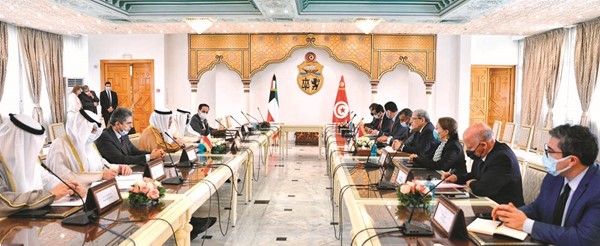 جانب من جلسة المباحثات بين الشيخ د.أحمد ناصر المحمد ووزير خارجية تونس