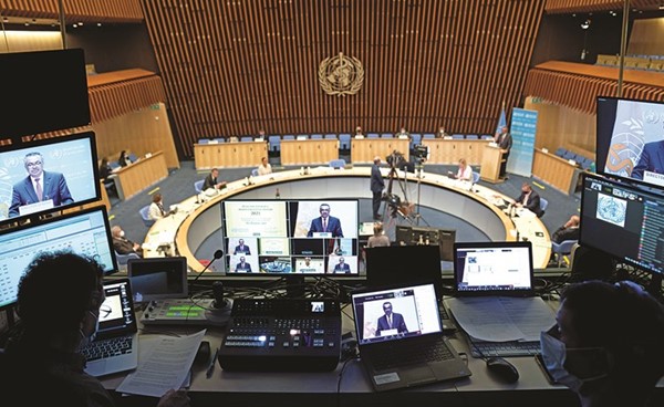 مدير عام منظمة الصحة العالمية تيدروس أدهانوم خلال حضوره اجتماعا افتراضيا للمنظمة	(رويترز)
