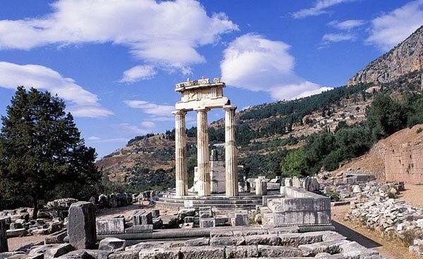 اليونان توافق على تنظيم "ديور" جلسات تصوير في معالم أثرية