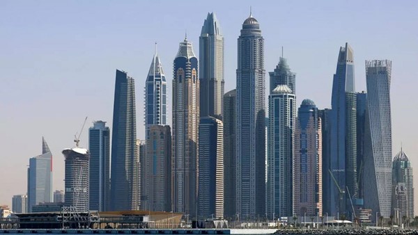 بالفيديو.. سوق العقارات في دبي يزدهر على أيدي الأثرياء الهاربين من اغلاقات كورونا