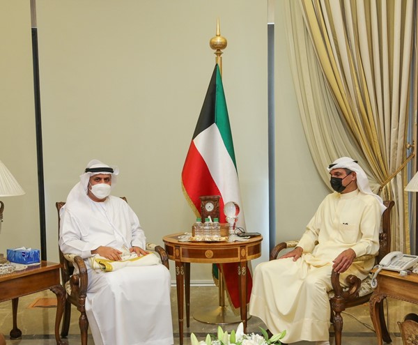 مجدي الظفيري يبحث مع السفير الإماراتي العلاقات الثنائية وآخر التطورات
