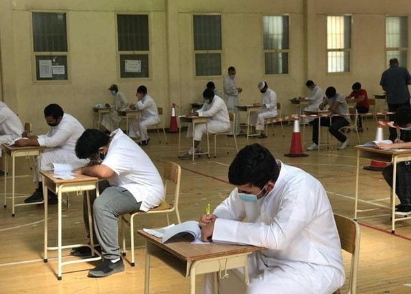 طلبة «الديني» بدأوا اختباراتهم.. والسلطان: جميع مدارسنا آمنة
