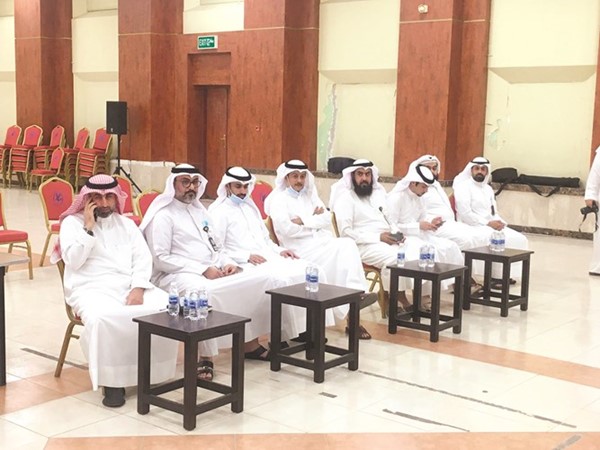 محمد حمد الهاجري ويوسف الشريفي وعدد من أعضاء الاتحاد والنقابات النفطية خلال المؤتمر