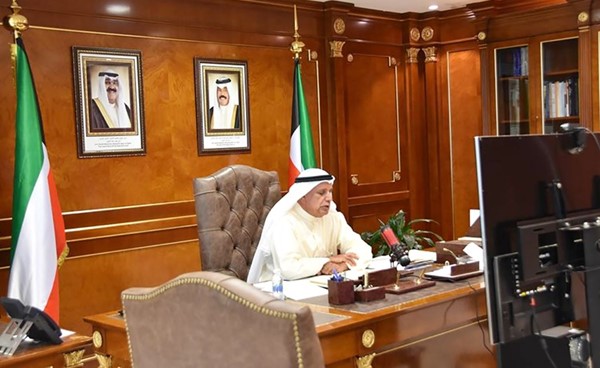 عبدالله الرومي خلال الاجتماع