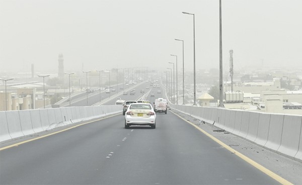 الغبار يغطي الأجواء في مختلف مناطق الكويت