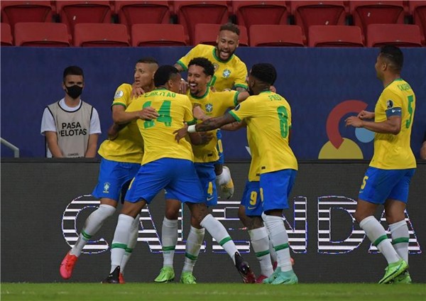 البرازيل تقص شريط كوبا أميركا بثلاثية في فنزويلا