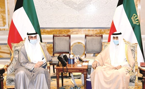 صاحب السمو الأمير الشيخ نواف الأحمد يستقبل رئيس مجلس الأمة مرزوق الغانم