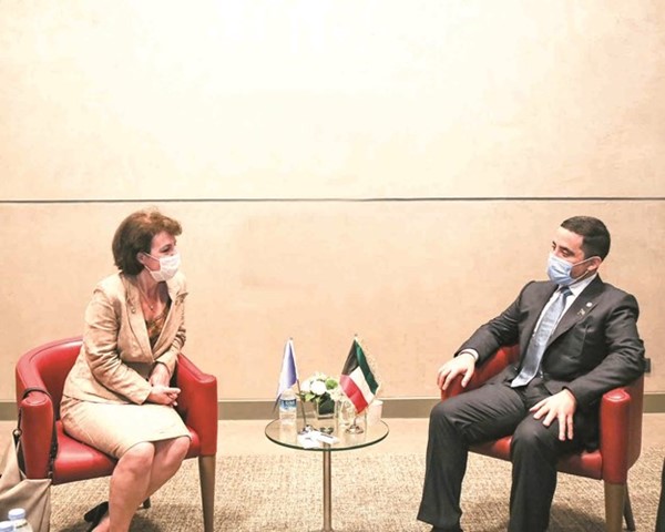 وزير الخارجية خلال لقائه مع وزيرة خارجية جمهورية كوسوڤو