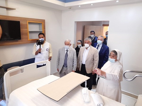 د.الساير يطلع على جهوزية الأجنحة المصممة لاستقبال المرضى