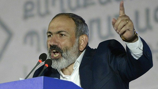 بالفيديو.. باشينيان يفوز بالانتخابات التشريعية في أرمينيا والمعارضة تحتج