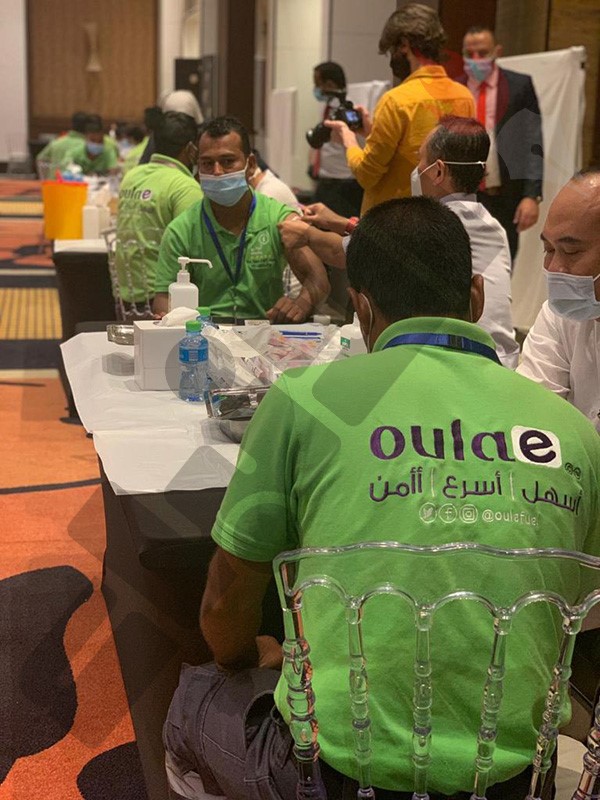 "الصحة" تبدأ بتطعيم العاملين بشركات الوقود