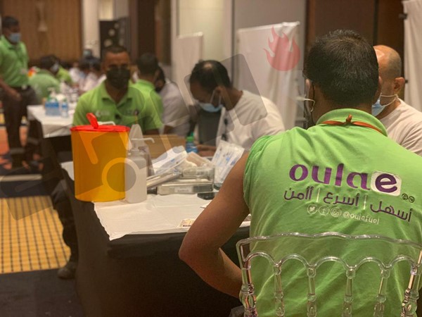 "الصحة" تبدأ بتطعيم العاملين بشركات الوقود