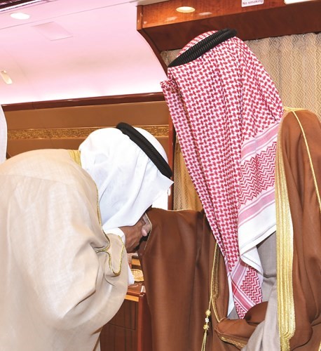 تحية إلى صاحب السمو قبيل مغادرته البلاد