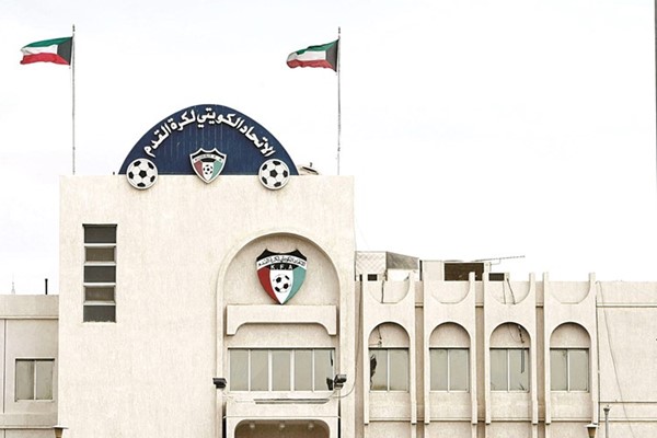 أبل عاشر المستقيلين من «الكرة»