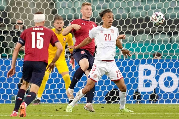 الدنمارك في مربع الكبار بـ «يورو 2020»