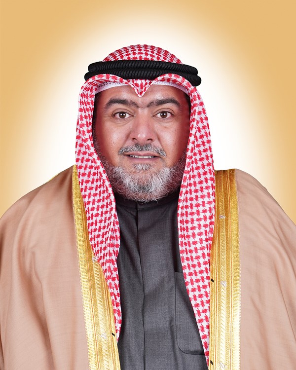 وزير الداخلية يزور الشرطي المطعون في مستشفى الجهراء
