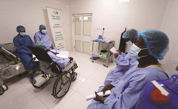 «العون المباشر» تدشن مخيماً مجانياً لطب وجراحة العيون في سيئون حضرموت