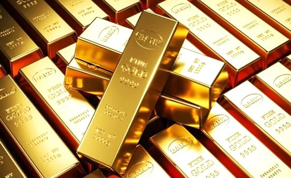 الذهب يبلغ ذروة شهر بعد تهدئة رئيس «الفيدرالي الأميركي» مخاوف خفض الدعم