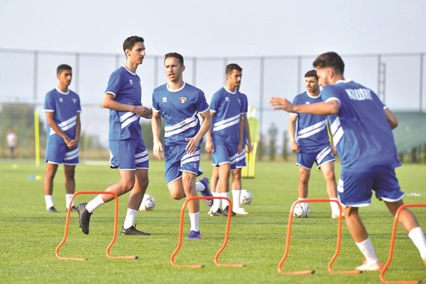 غونزاليس يركز على «التكتيك» في تدريب «الأولمبي»