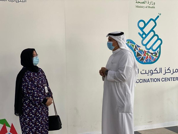 مركز الكويت للتطعيم يواصل استقبال المواطنين والمقيمين في العيد