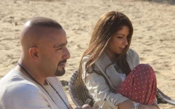 السقا ومنى زكي في مشهد من الفيلم