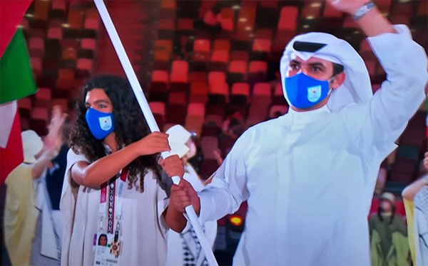 طلال الرشيدي ولارا دشتي حملا علم الكويت في حفل افتتاح أولمبياد طوكيو