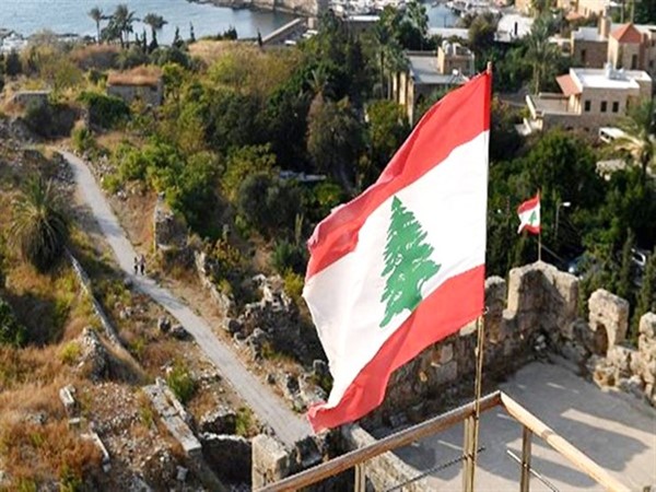 جيوفاني باسيل يسعى لدخول موسوعة غينيس.. بأكبر علم لبناني